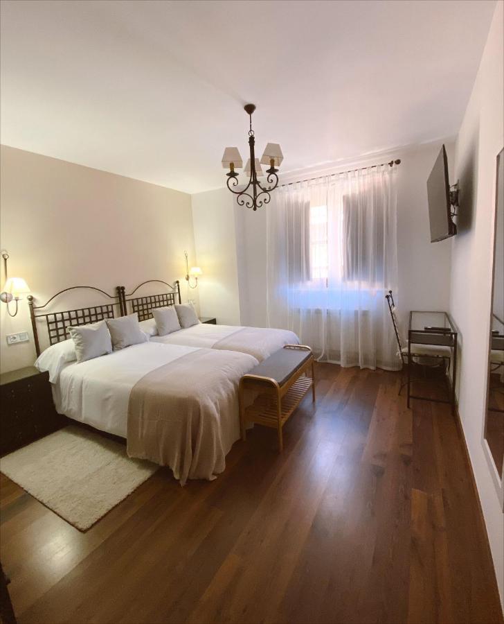 Hotel Rural Candela Y Plata Puerto de Béjar Esterno foto