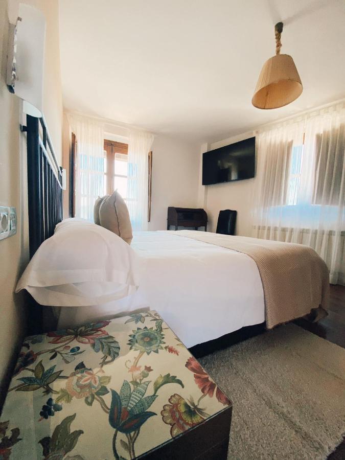 Hotel Rural Candela Y Plata Puerto de Béjar Esterno foto