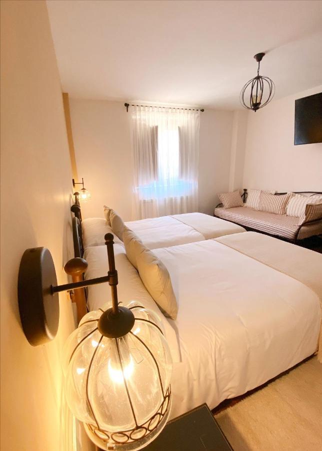 Hotel Rural Candela Y Plata Puerto de Béjar Esterno foto